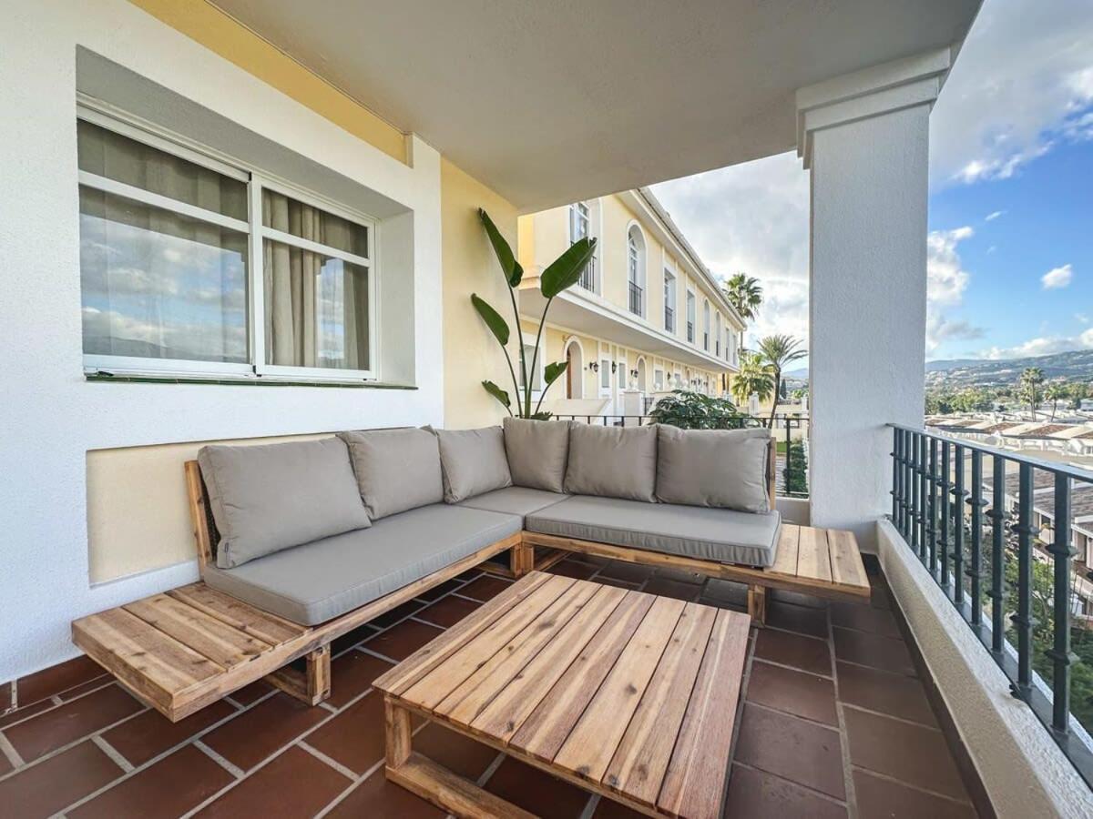 Heated Indoor Pool 2 Bed Mountain Sunset Views * Marbella